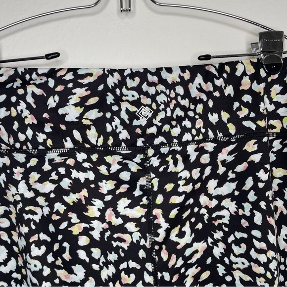 ZELOS Black Multicolor Leopard Print Capri Leggings 4X - Picture 4 of 7